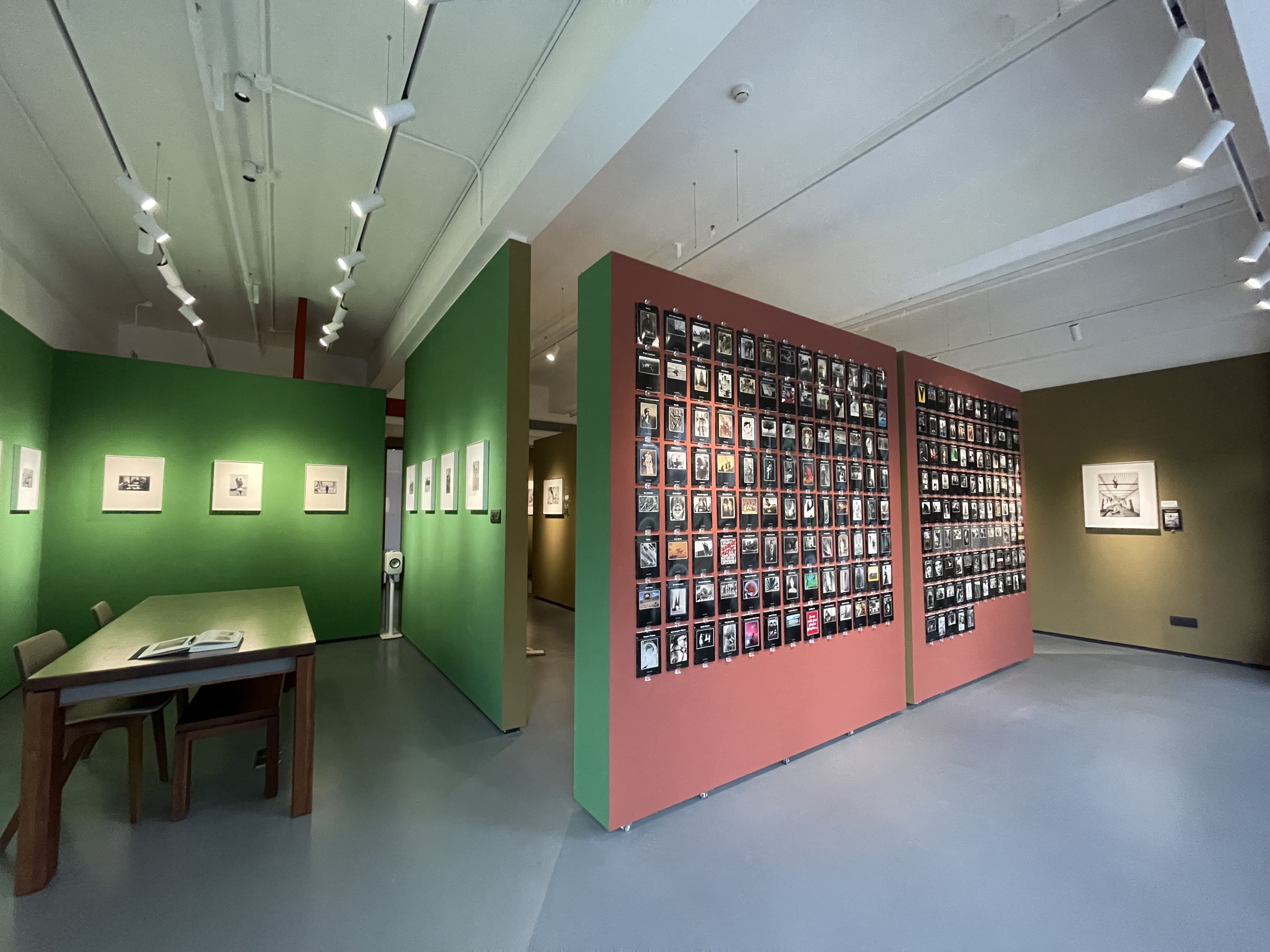 2022 年摄影黑皮书展 II 现场