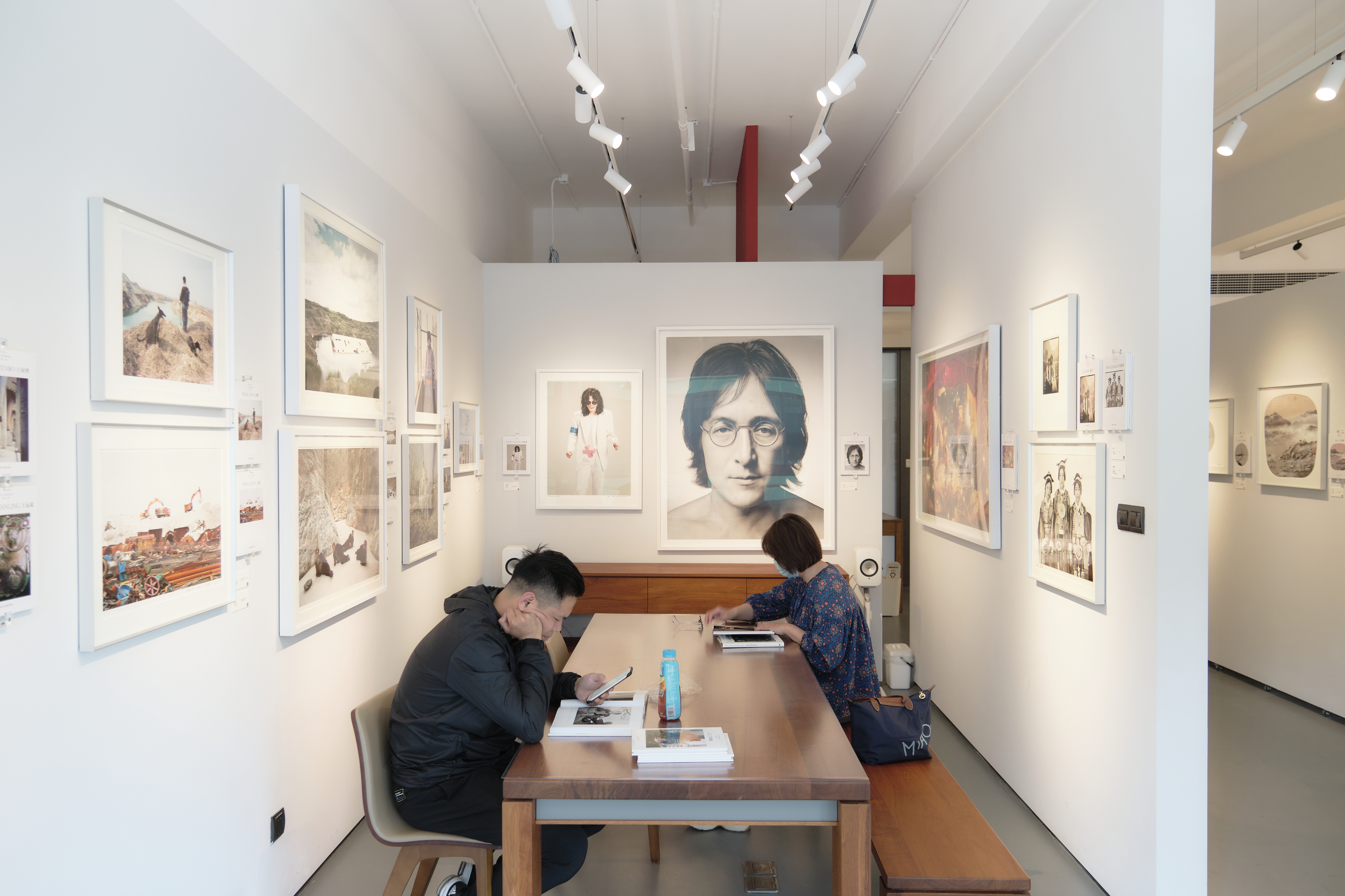 2021 年摄影白皮书展览现场